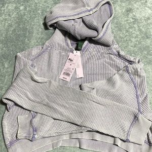 Cropped hoodie medium